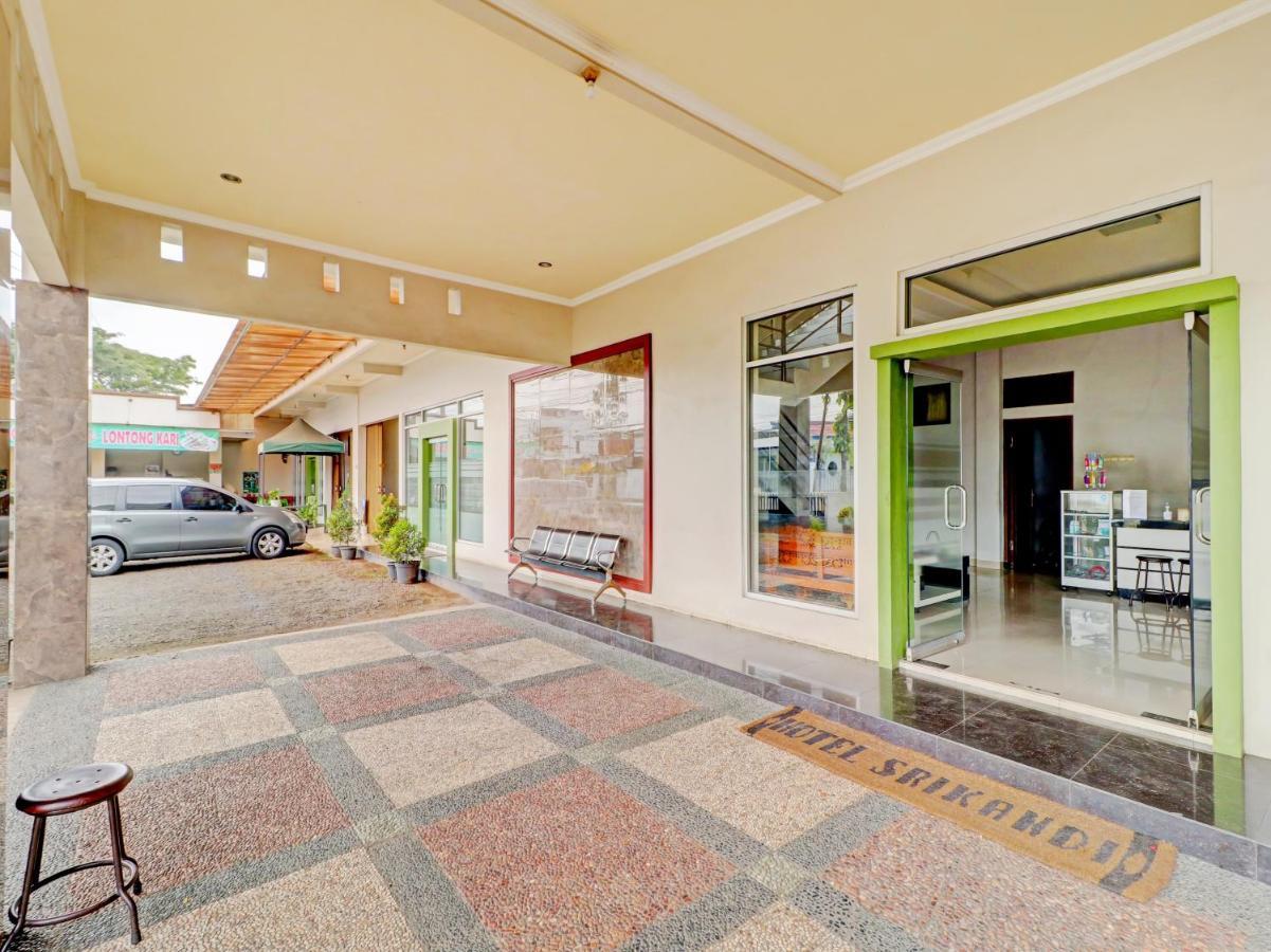 Oyo 90347 Hotel Srikandi Syariah Tasikmalaya Εξωτερικό φωτογραφία
