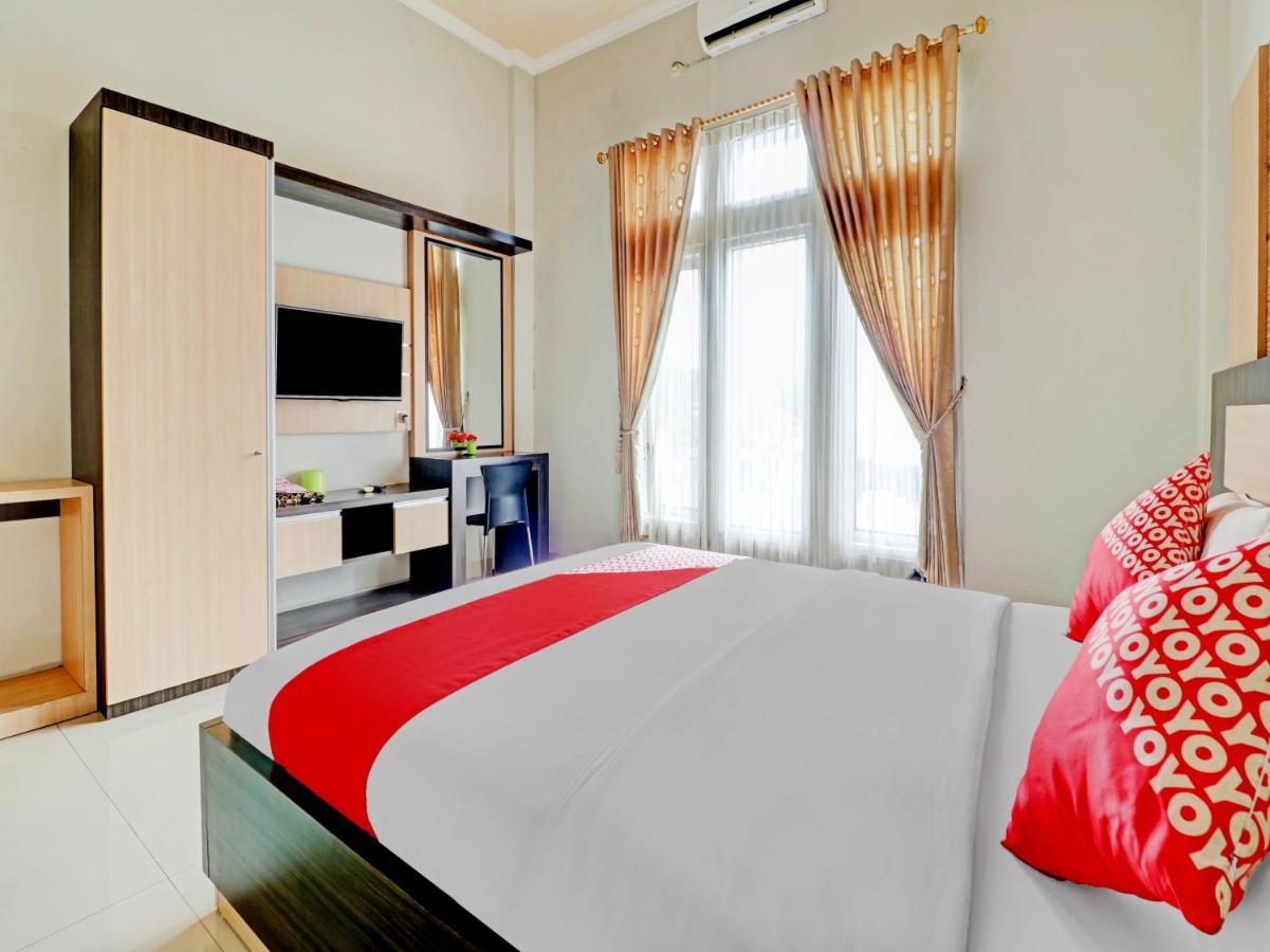 Oyo 90347 Hotel Srikandi Syariah Tasikmalaya Εξωτερικό φωτογραφία