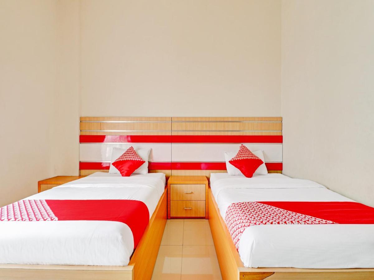 Oyo 90347 Hotel Srikandi Syariah Tasikmalaya Εξωτερικό φωτογραφία
