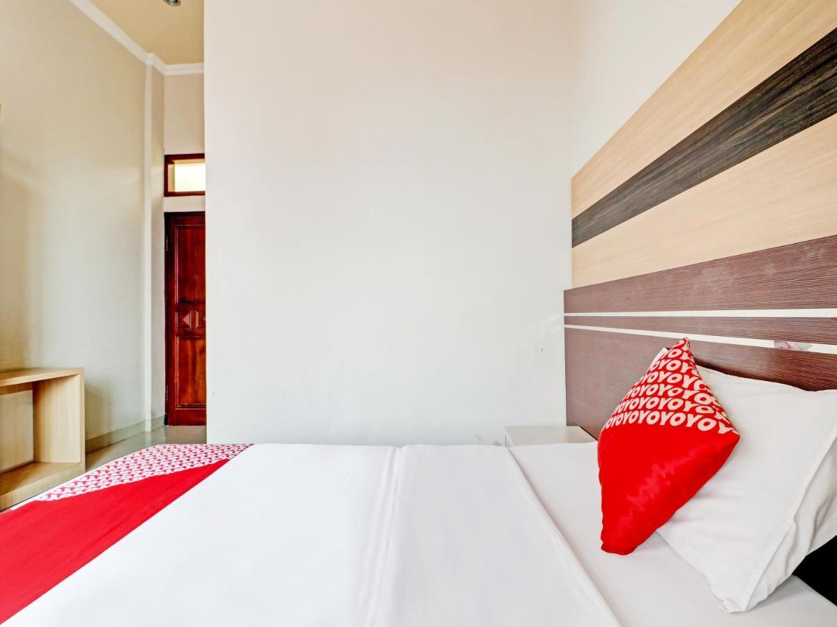 Oyo 90347 Hotel Srikandi Syariah Tasikmalaya Εξωτερικό φωτογραφία