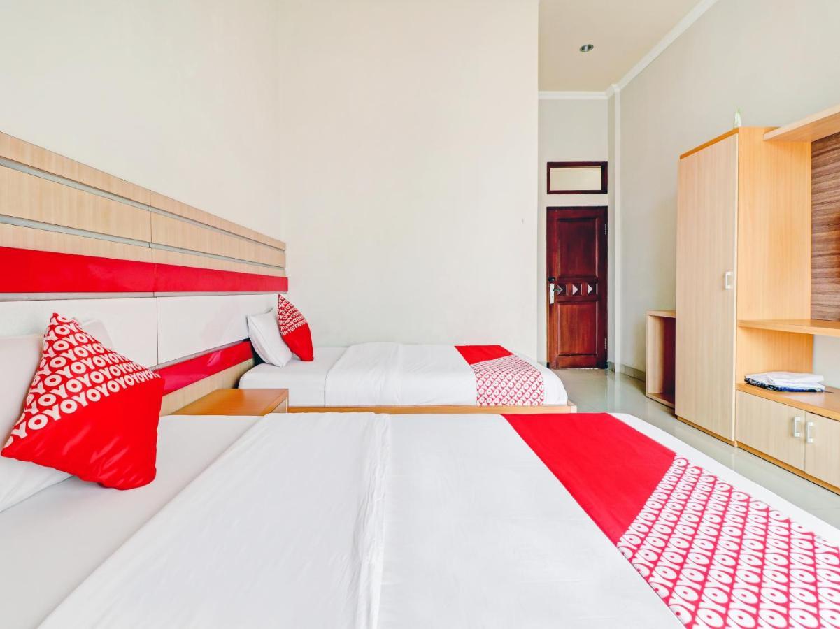 Oyo 90347 Hotel Srikandi Syariah Tasikmalaya Εξωτερικό φωτογραφία