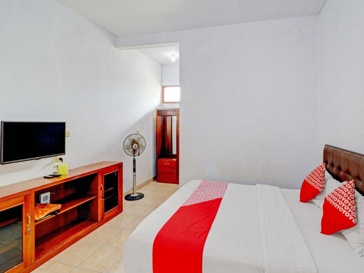 Oyo 90347 Hotel Srikandi Syariah Tasikmalaya Εξωτερικό φωτογραφία